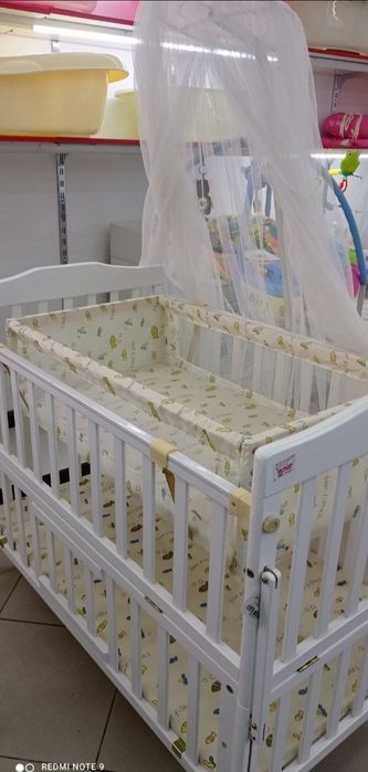 Детская кроватка