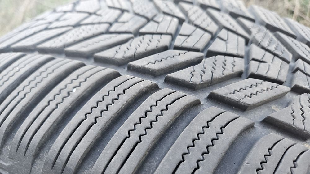 2бр гуми 235 50 19 дот 24 ханкок