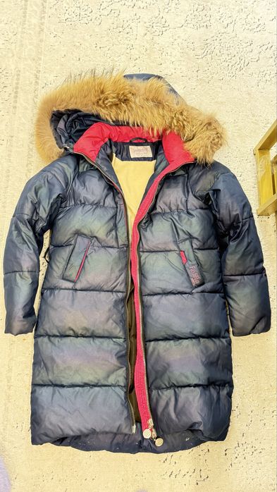 Продам зимний пуховик для девочки