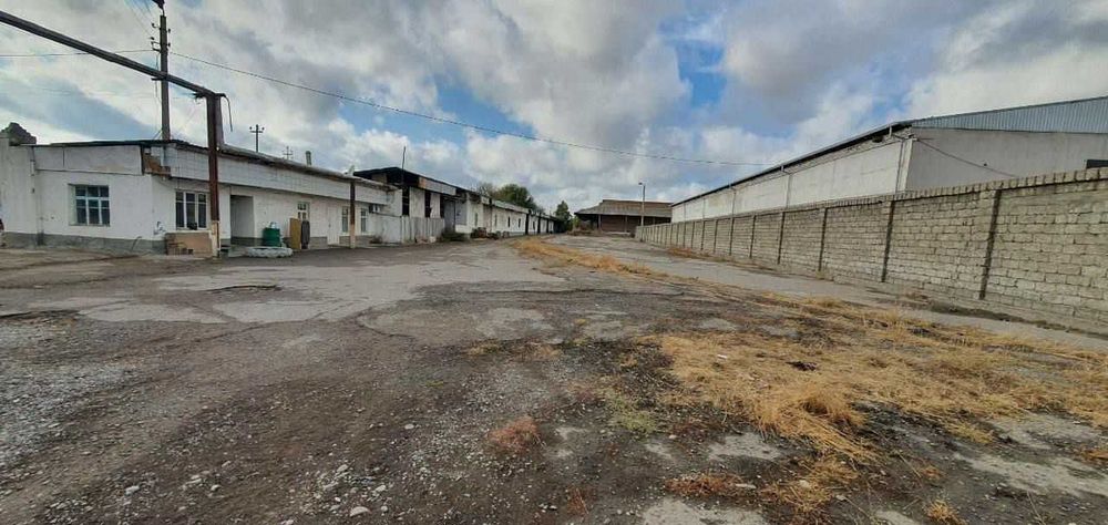 Продаётся 1 га производственная база