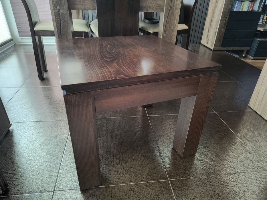 Холна квадратна маса от масив