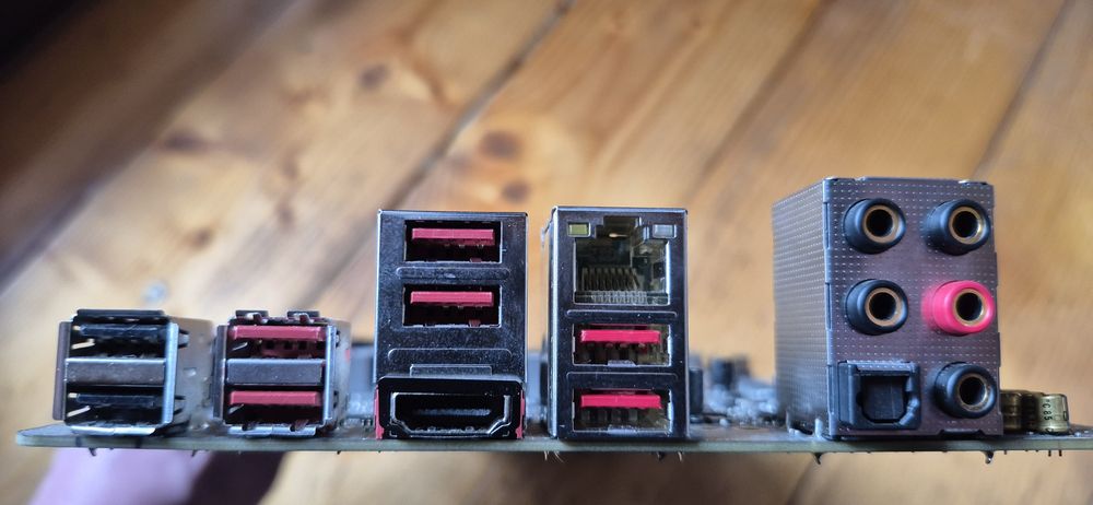 Placa baza MSI Z370 Aegis TI3 LGA 1151 defecta