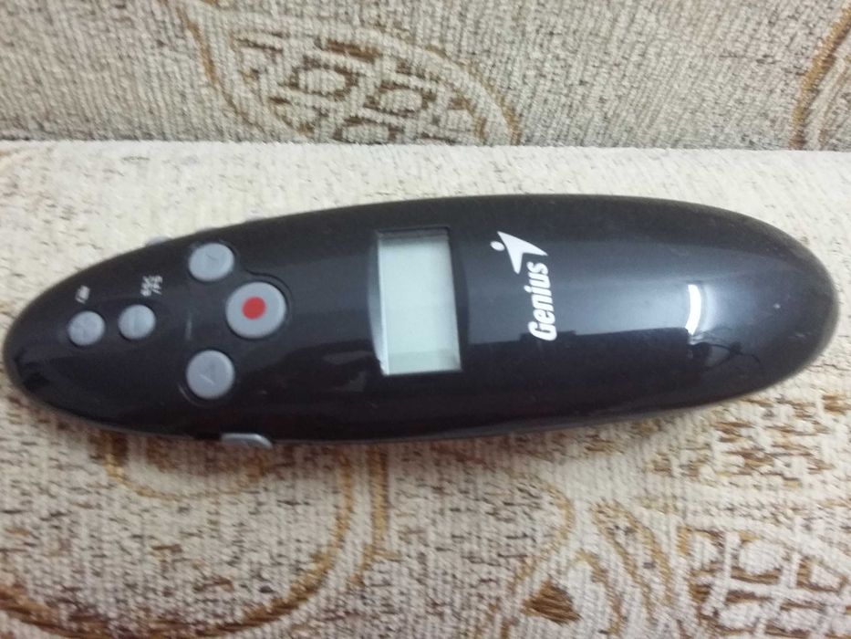 Мултимедийна дистанционна показалка за проектор Genius НОВА