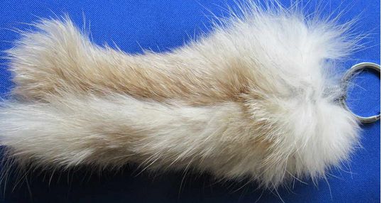 Кожен ключодържател-опашка от полярна лисица от Монголия