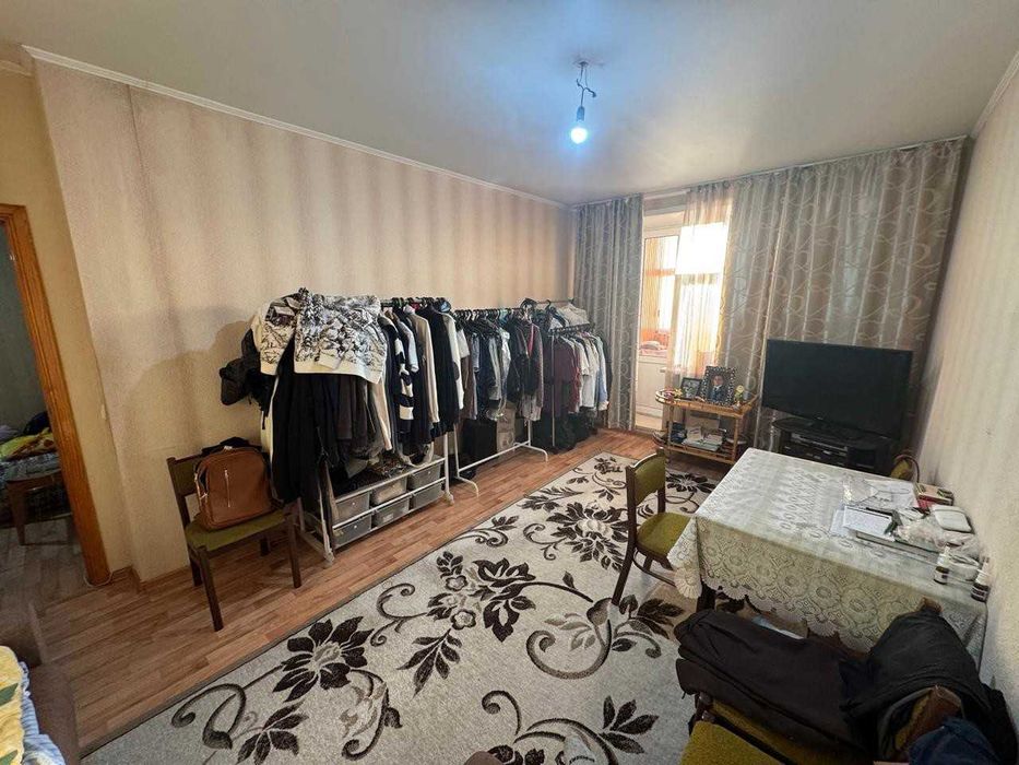 продам 2х комнатную квартиру в центре