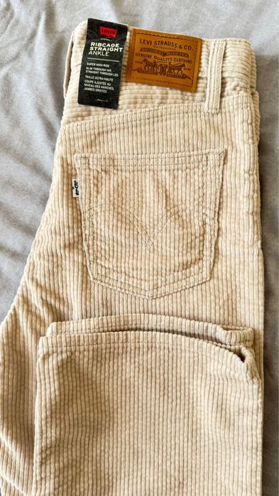 Продам вельветовые брюки Levi’s