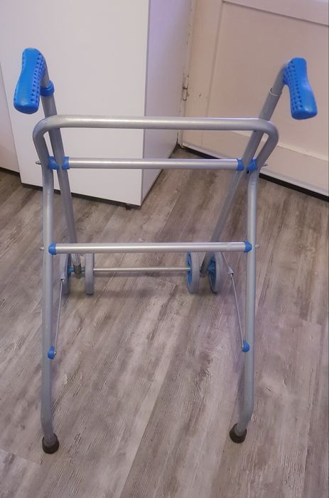 Cadru însoțitor pentru mers