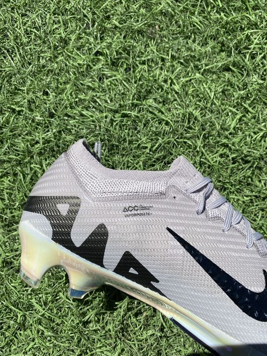 Футбольные бутсы