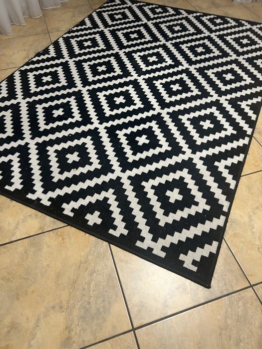 Covoare   alb negru
