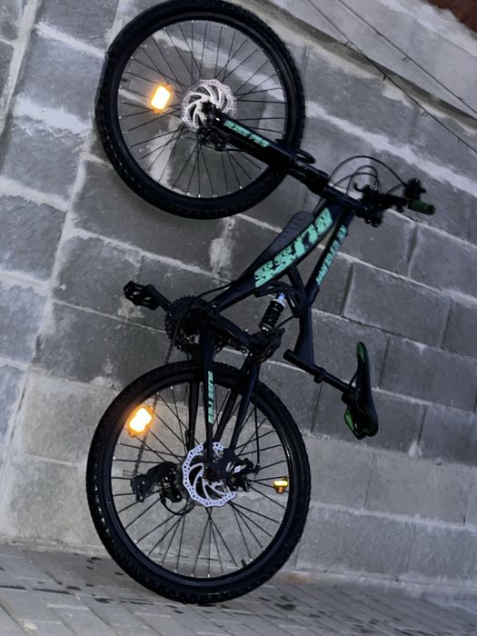 Bicicleta full suspension