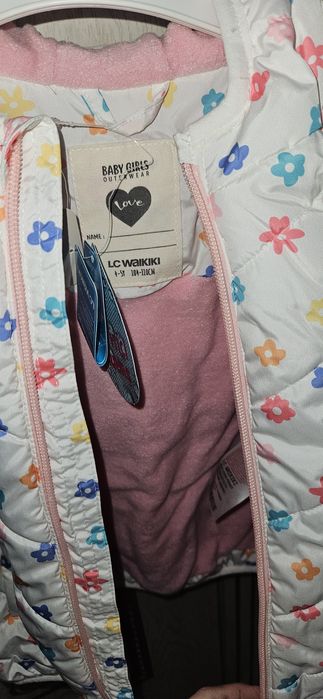 Продам куртку на девочку