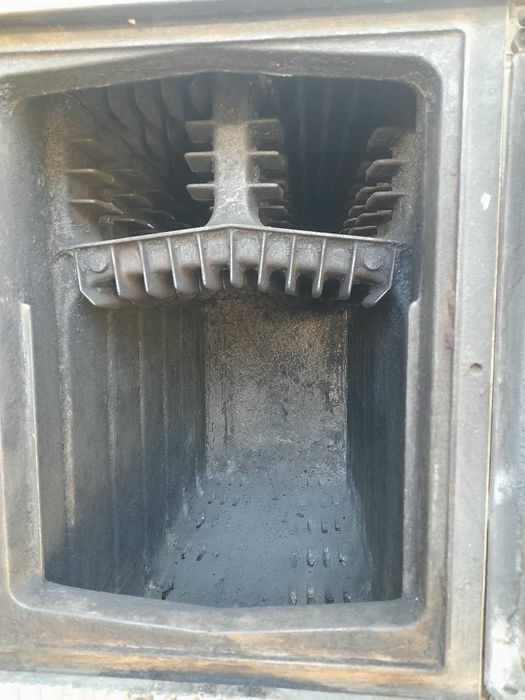 Centrala fontă lemne și carbuni