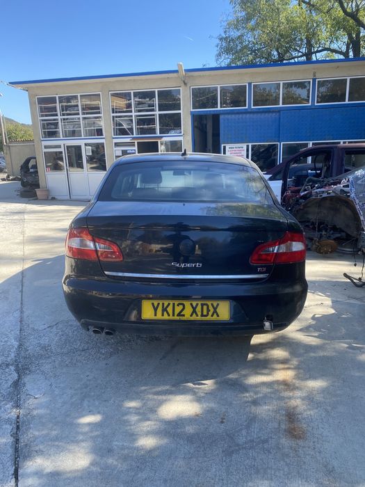 Skoda Superb на части