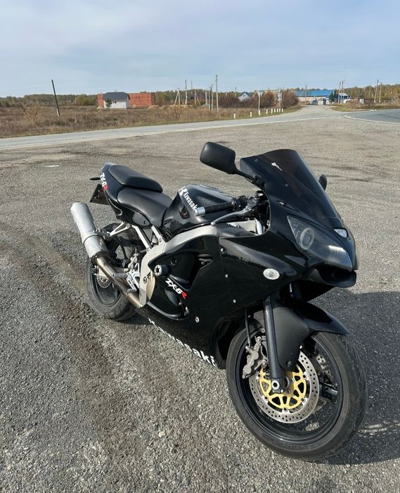 Продам мотоцикл ковасакй