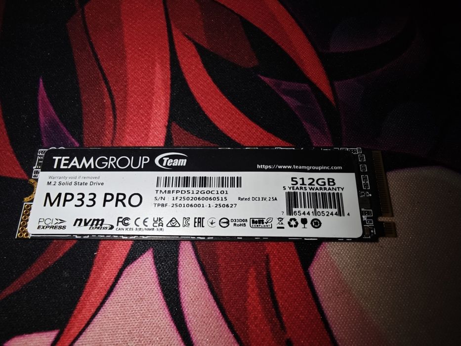 SSD нкаопитель 512 Gb TeamGroup