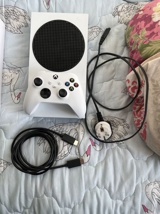 Xbox serias S Белый Срочно Торг