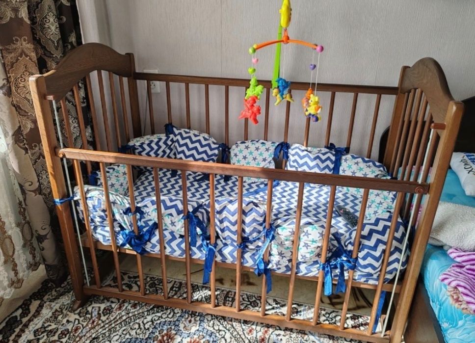 Продам детскую кроватку