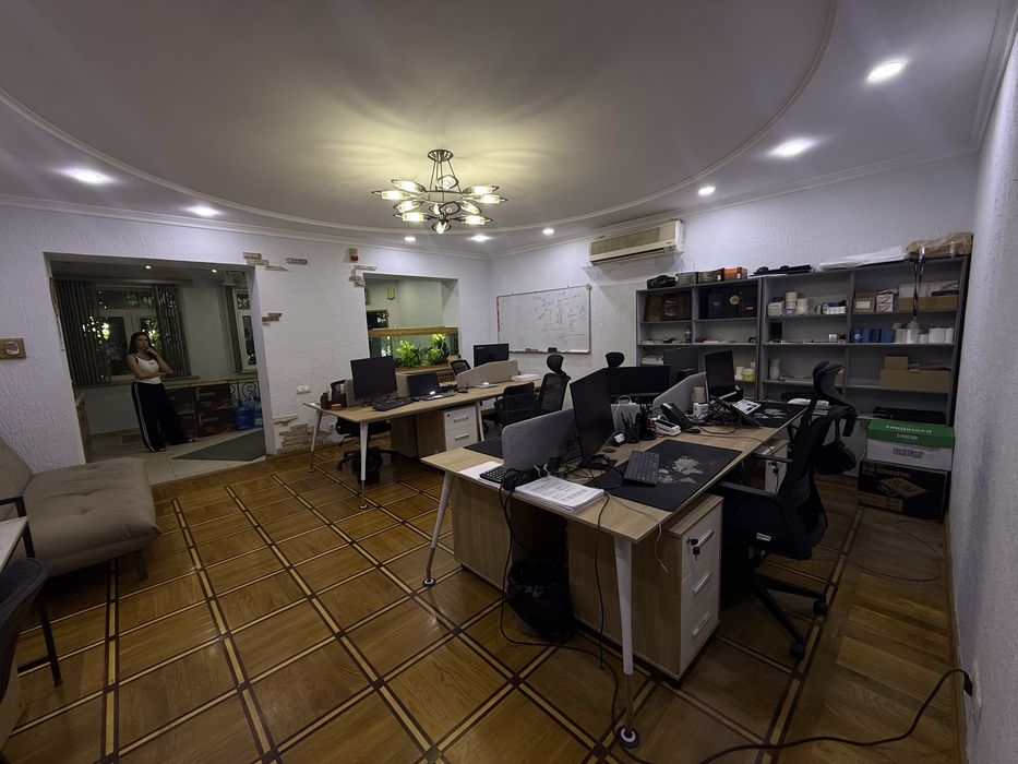 Аренда магазин 40 м² + офис 270 м², метро 5 мин