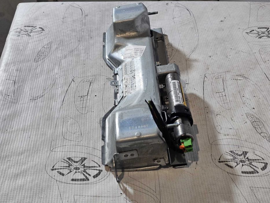 Airbag genunchi șofer Mercedes-Benz C-Class W204 2011 C 250 CDI 150kW Cod OEM: 306026999, A2048602002 (5E3)