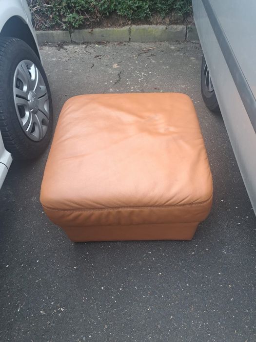 Vând Set Mobilier Sufragerie – Piele Naturală + Mese (Sticla/Bronz)