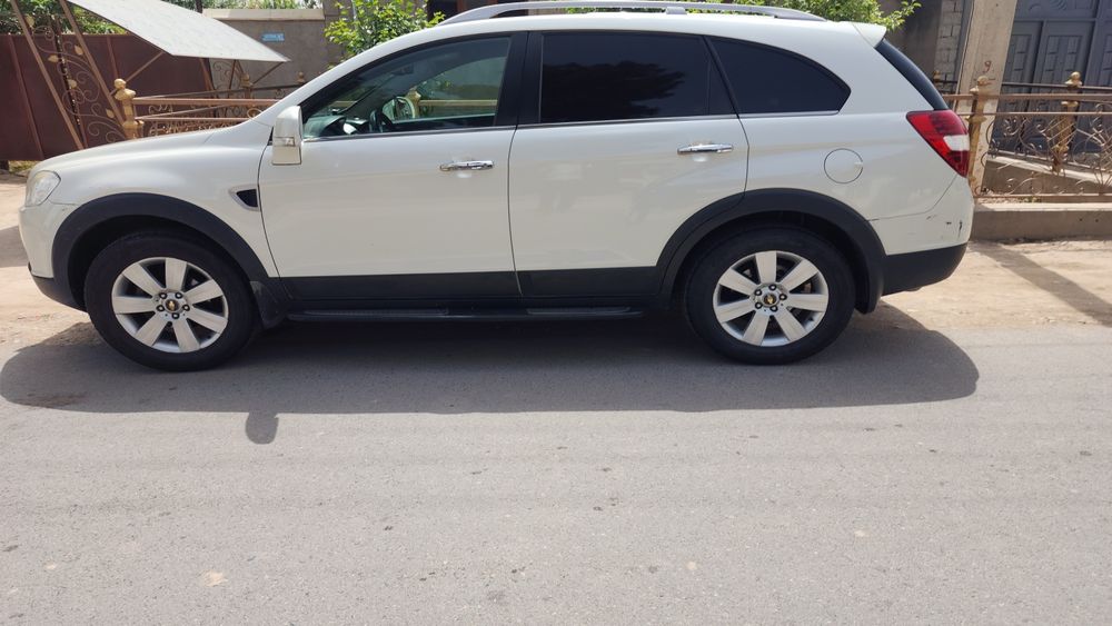 Chevrolet Captiva 2010 — 2