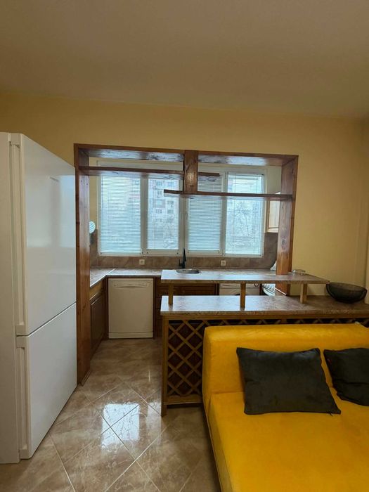 Дава се под наем Тристаен апартамент в София, Дружба 2 - 68 кв.м за 698.19 € - Снимка #1