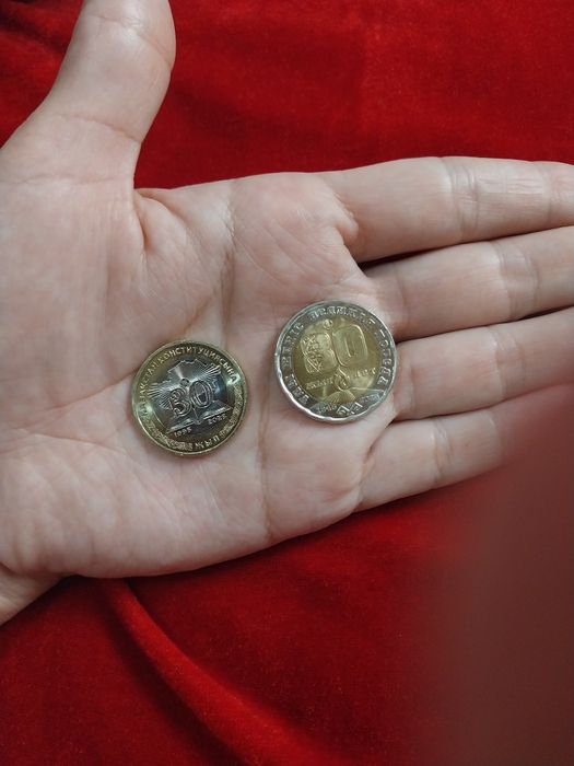 Монета 100теңге 200теңге