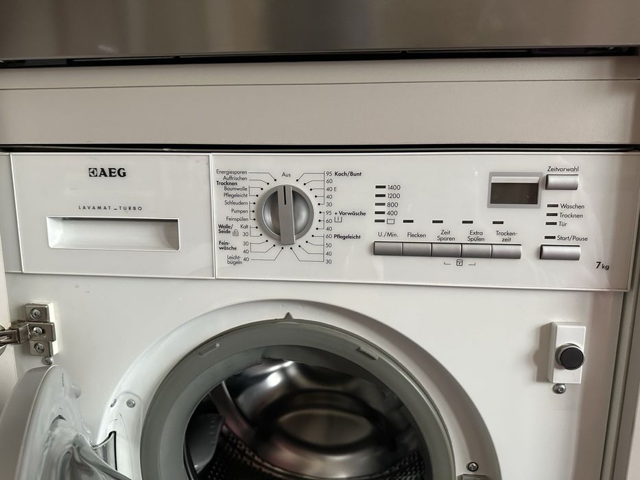 Пералня за вграждане AEG