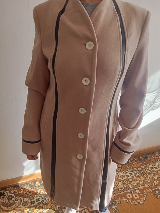 Продам пальто женское