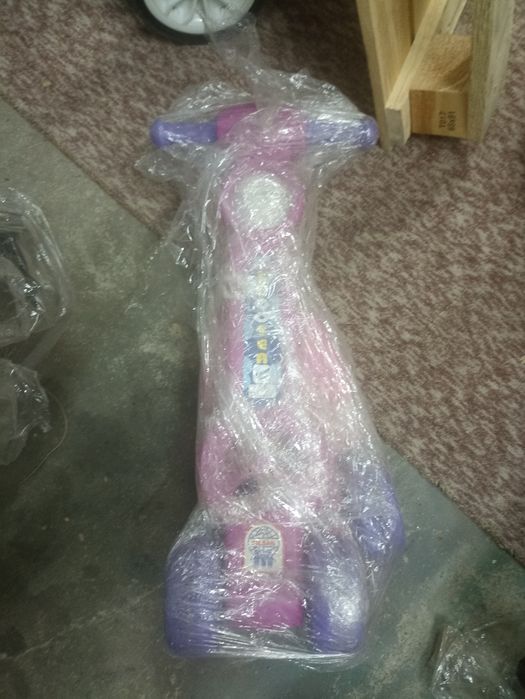 Детски и бебешки аксесоари и играчки.