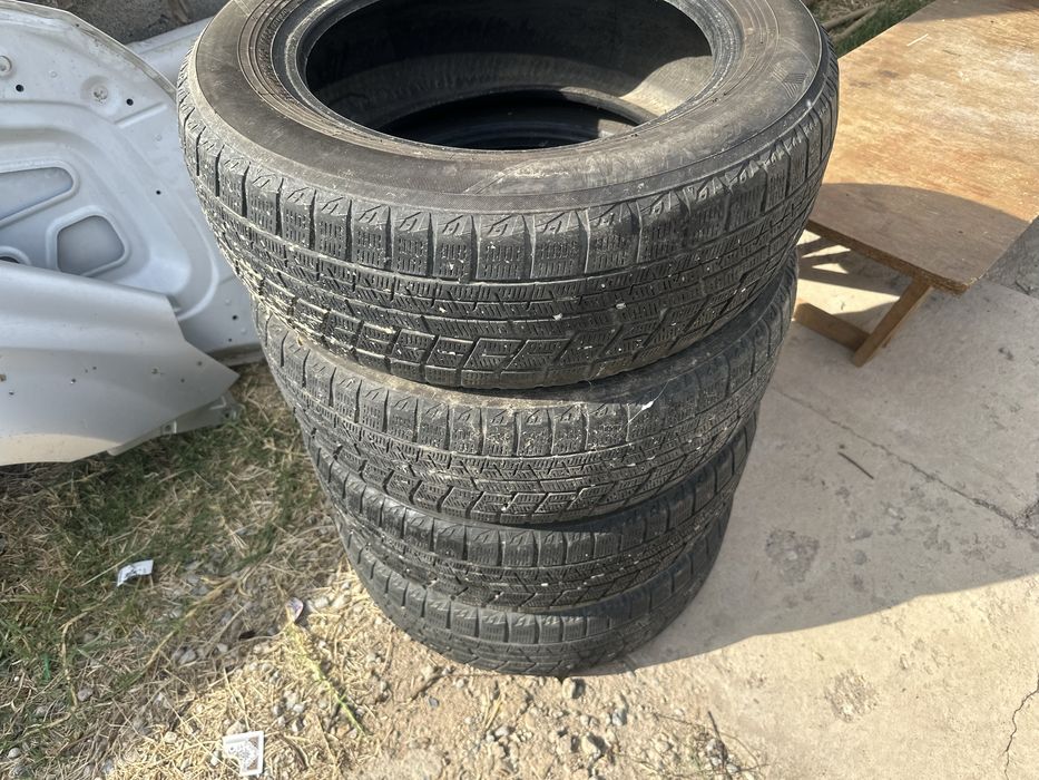 Продам зимние шины в комплекте