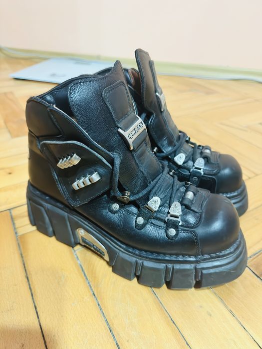 New rock обувки .