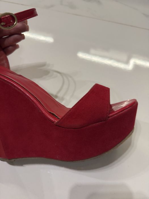 Shoe aquarium сандали на платформа в червен цвят
