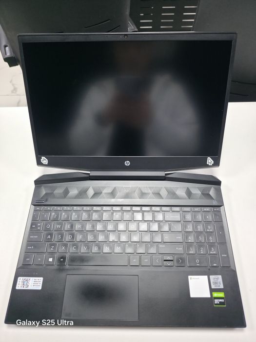 HP Pavilion Gaming 15 — i5 10-avlod / GTX 1650 / 24GB / 512GB NVMe