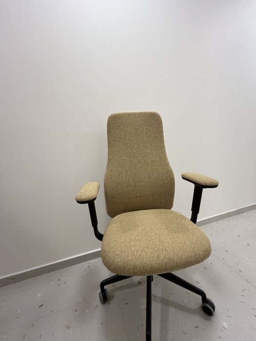 GRONFJALL офис стол с подлакът./облег. за глава (която се маха)