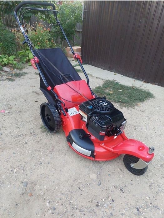 Masini pentru gazon .