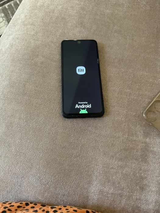 Телефон Xiomi redmi 13