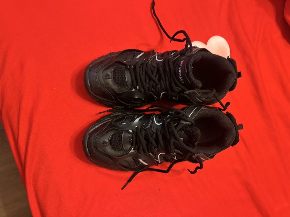 BalenciagaTrack.