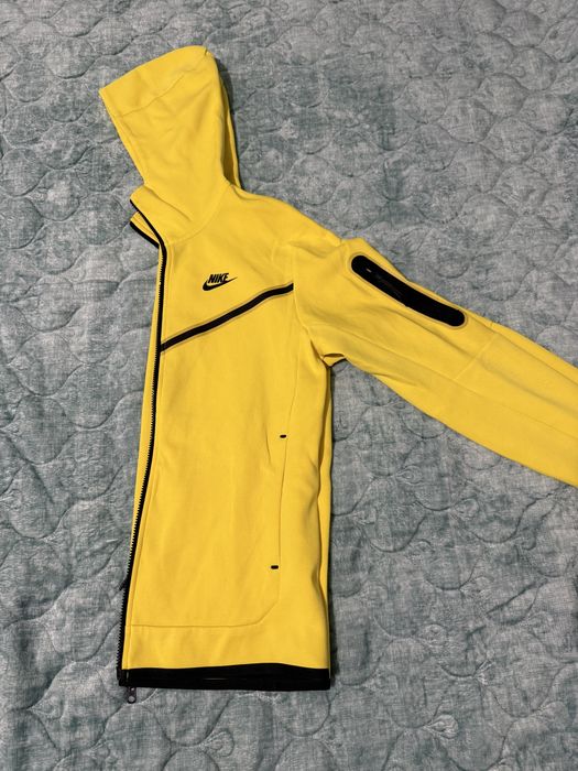 Vand bluza nike tech