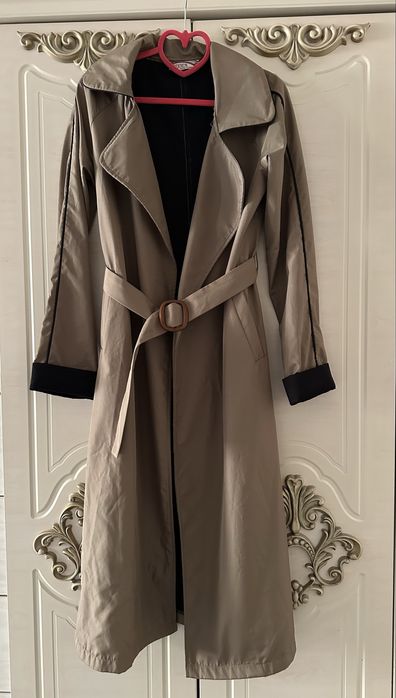 Ayollar Trench plashi