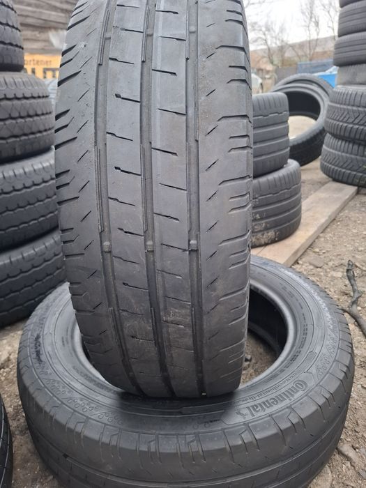 Vand 2 anvelope 215 60 17 C continental de vara bune