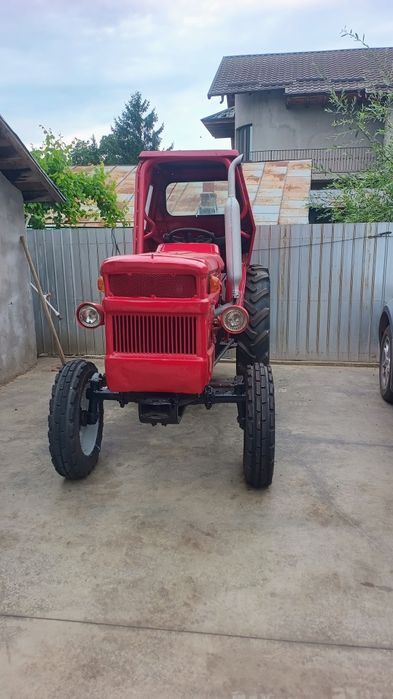 Tractor u445 de vie