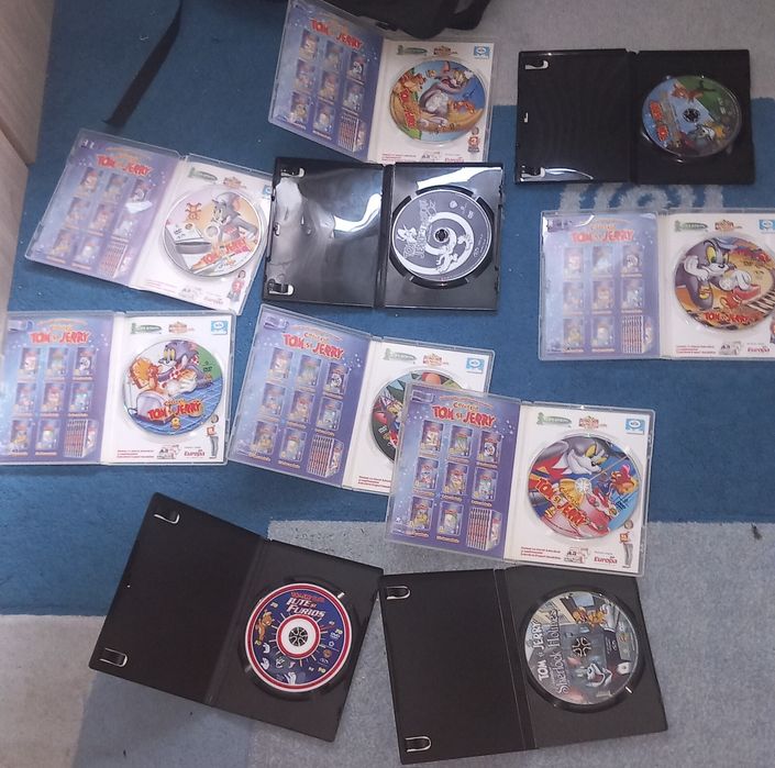 Set de DVD uri cu serialul Tom și Jerry