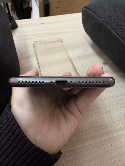 iPhone 8+ 64gb 76%