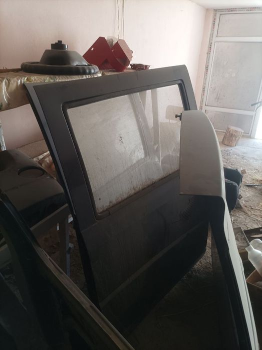 Changan orqa bagaj eshigi