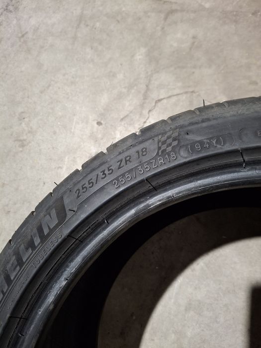 2 Anvelope de vara 255 35 r18 Michelin