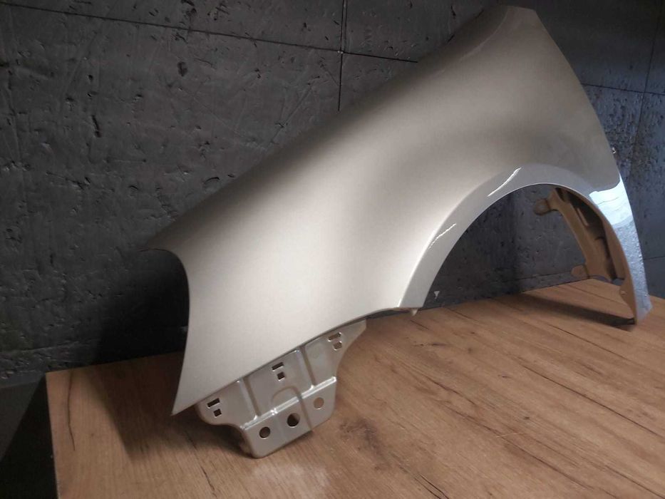 Aripa Fata Stanga VW Golf 5 V 2004-2008 (LA1W (Auriu))