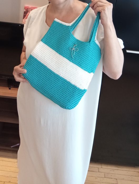 Лятна чанта, ръчно изплетена.