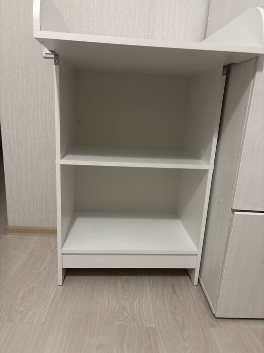 Продам пелинальный столик на кшт