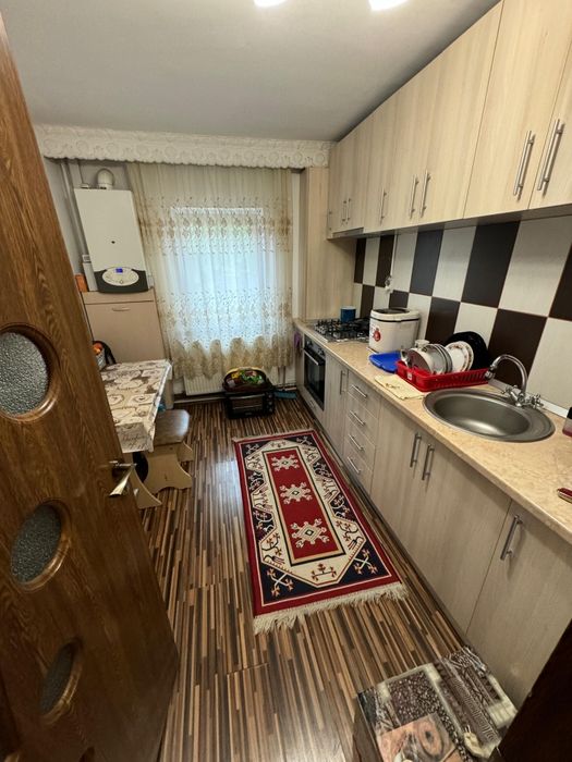 Închiriez apatament 2 camere